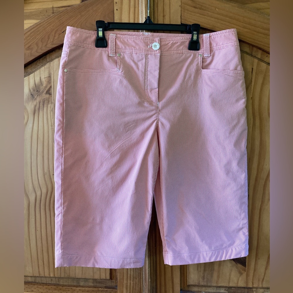 Women’s Nvo Lanctot pink white checks flat front chino Bermuda shorts size 6
